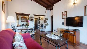 Fernseher, DVD-Player, Stereoanlage