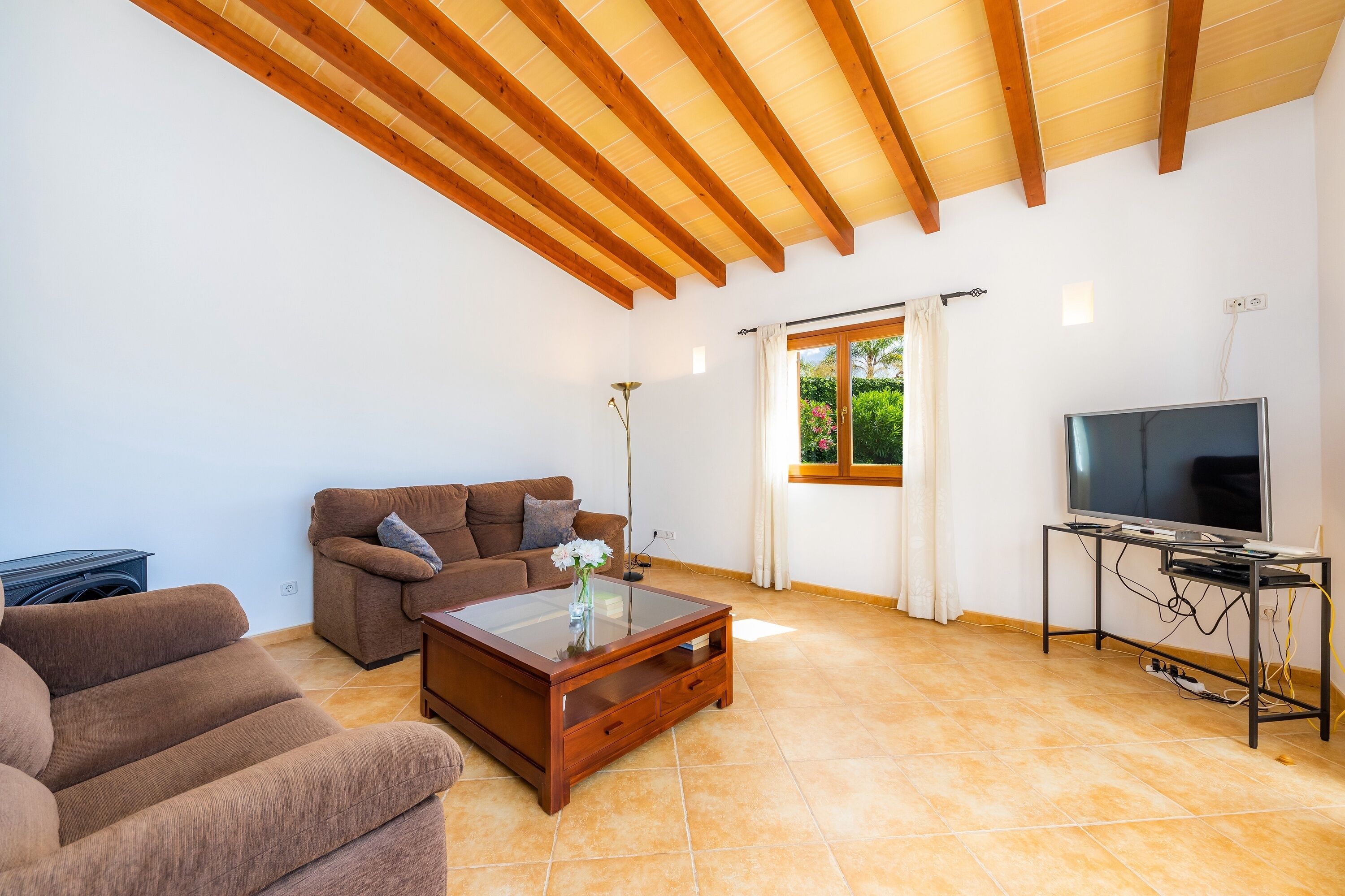 TV, fireplace, DVD player, stereo