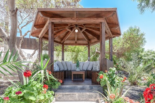 Villa "Abraham" avec vue sur les montagnes, Wi-Fi, piscine et terrasse