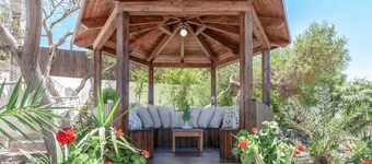 Villa "Abraham" with Mountain View, Wi-Fi, Pool & Terrace