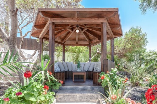 Villa "Abraham" avec vue sur les montagnes, Wi-Fi, piscine et terrasse