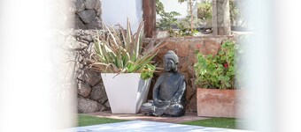 Villa "Abraham" with Mountain View, Wi-Fi, Pool & Terrace