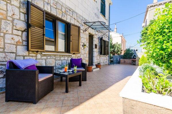 Huoneisto (One Bedroom Apartment with Terrace) | Terassi/patio