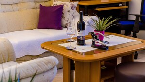 Leilighet (One Bedroom Apartment with Terrace) | Oppholdsrom