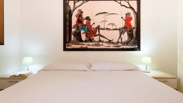 3 slaapkamers, een strijkplank/strijkijzer, gratis wifi, beddengoed