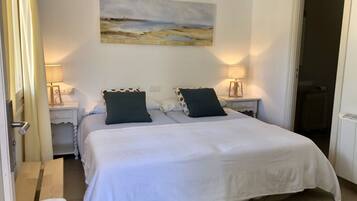 3 habitaciones, tabla de planchar con plancha y wifi gratis