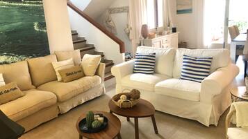 Televisión, chimenea