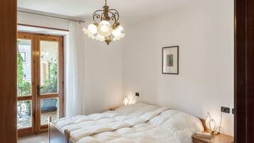 2 Schlafzimmer, BĂŒgeleisen/BĂŒgelbrett, kostenloses WLAN, BettwĂ€sche