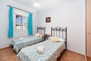 3 bedrooms, iron/ironing board, free WiFi, bed sheets