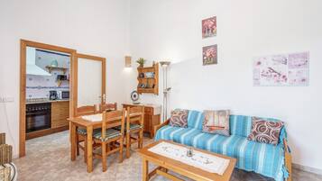 Cheminée, lecteur de DVD, chaßne hi-fi