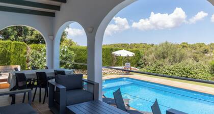 Casa de vacaciones "Villa Finesse" con piscina privada y jardín