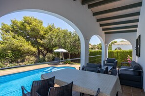 Outdoor dining - Holiday Home "Villa Finesse" with Private Pool and Garden (Torre Soli Nou)