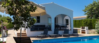 Holiday Home "Villa Finesse" with Private Pool and Garden