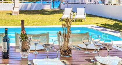 Luxurious Holiday Home "Gemelos" with Sea View, Pool and Air Conditioning