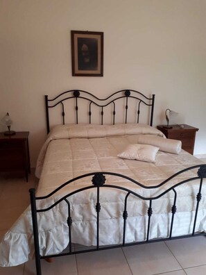 Desk, soundproofing, free WiFi - B&B Porta del Gargano (San Marco in Lamis)