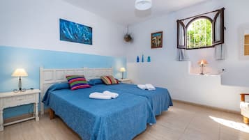 3 bedrooms, iron/ironing board, free WiFi, bed sheets