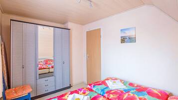 1 bedroom, iron/ironing board, free WiFi, bed sheets