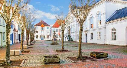 Gemütliche Ferienwohnung Itzehoe mit Terrasse, Garten und WLAN; Parkplätze vorhanden