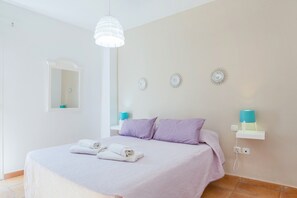 1 quarto, Wi-Fi de cortesia, roupa de cama