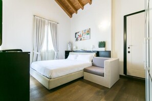 1 chambre, fer et planche à repasser, lit parapluie, Wi-Fi gratuit