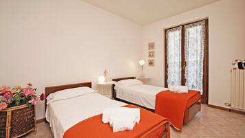 2 chambres, fer et planche Ă repasser, Wi-Fi gratuit, draps fournis