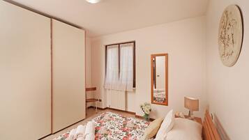 2 chambres, fer et planche Ă repasser, Wi-Fi gratuit, draps fournis