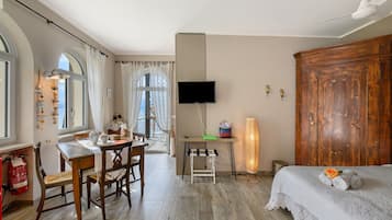 1 quarto, Wi-Fi de cortesia, roupa de cama