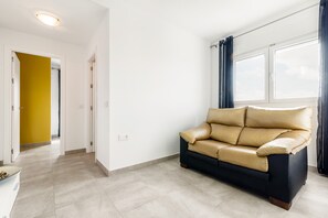 TV - Modern, with roof terrace and very close to the beach - Apartamento La Perla (Conil de la Frontera)