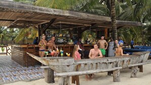Bar (on property) - sunseabar beach hotel kendwa (Kendwa)