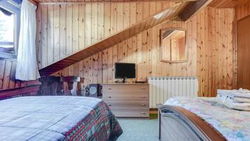 2 camere, ferro/asse da stiro, Wi-Fi gratuito, lenzuola