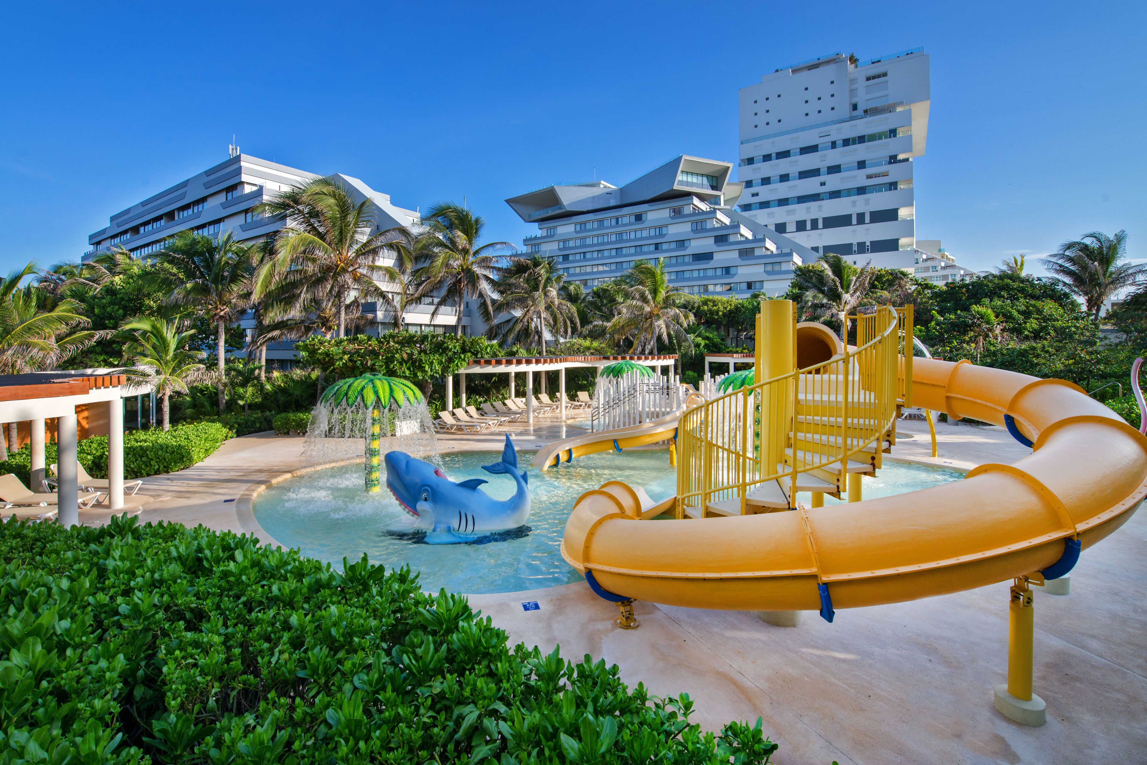 2 outdoor pools, pool umbrellas, pool loungers