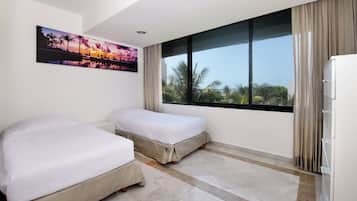 Suite junior, vista al jardín | Ropa de cama