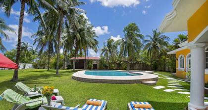 Orchids Villa Pool & Garden