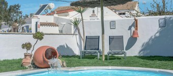 Holiday home with large garden - Casa Nesenka 1