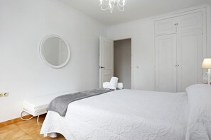 2 Schlafzimmer, Bügeleisen/Bügelbrett, Bettwäsche