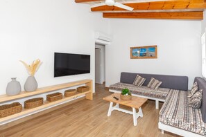 TV - Communal pool and near the beach - Casa Son Xoriguer 13 (Son Xoriguer)