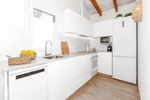 Fridge, microwave, oven, stovetop - Communal pool and near the beach - Casa Son Xoriguer 13 (Son Xoriguer)