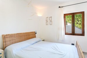 1 bedroom, iron/ironing board, bed sheets