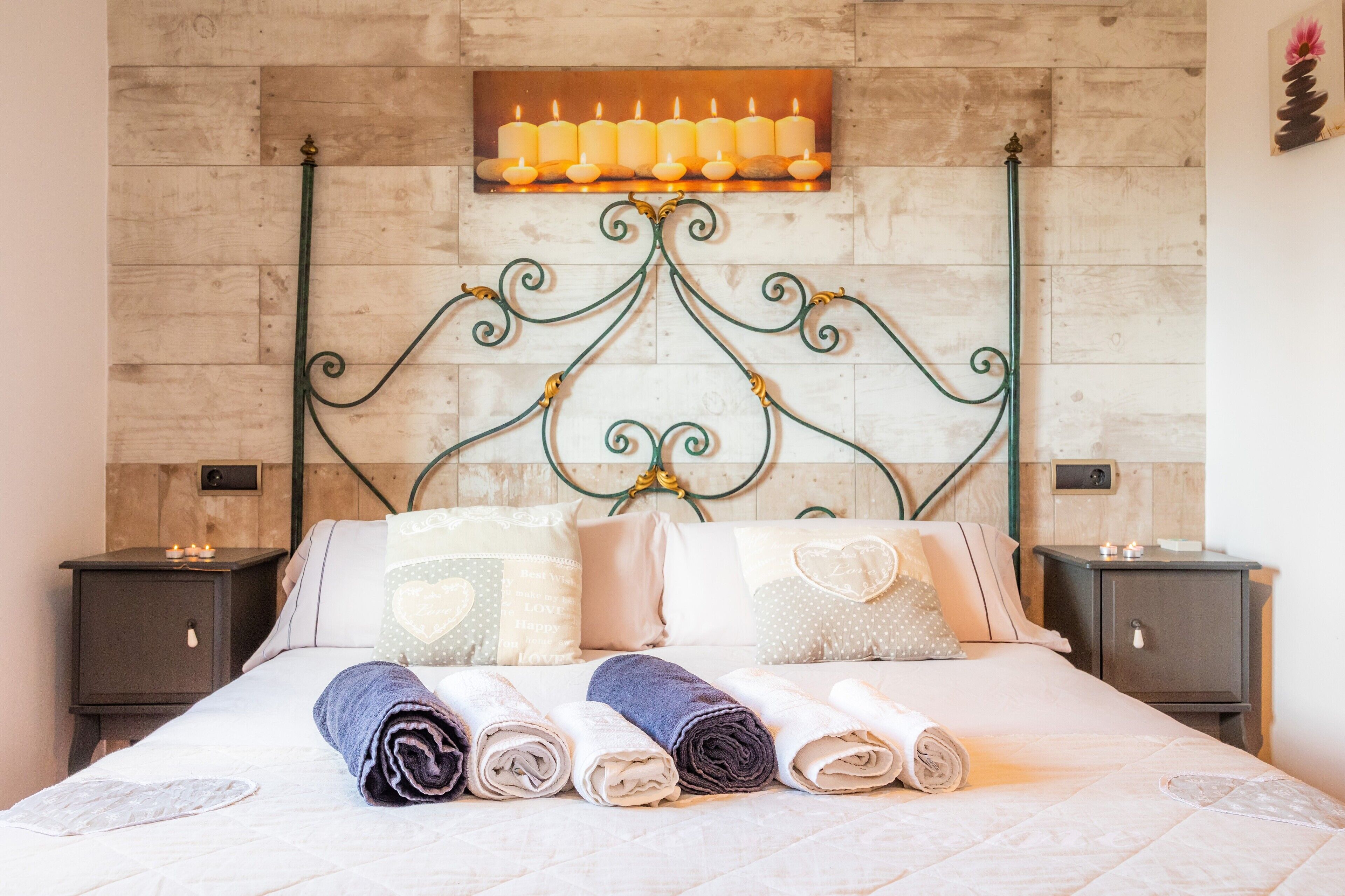 5 bedrooms, iron/ironing board, free WiFi, bed sheets