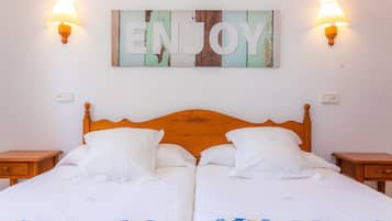 1 slaapkamer, een strijkplank/strijkijzer, gratis wifi, beddengoed