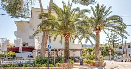 Charmant appartement de vacances "La Cabanya 2C" avec balcon, piscine partagée et terrasse