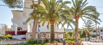 Charming Holiday Apartment "La Cabanya 2C" with Shared Pool, Terrace & Wi-Fi