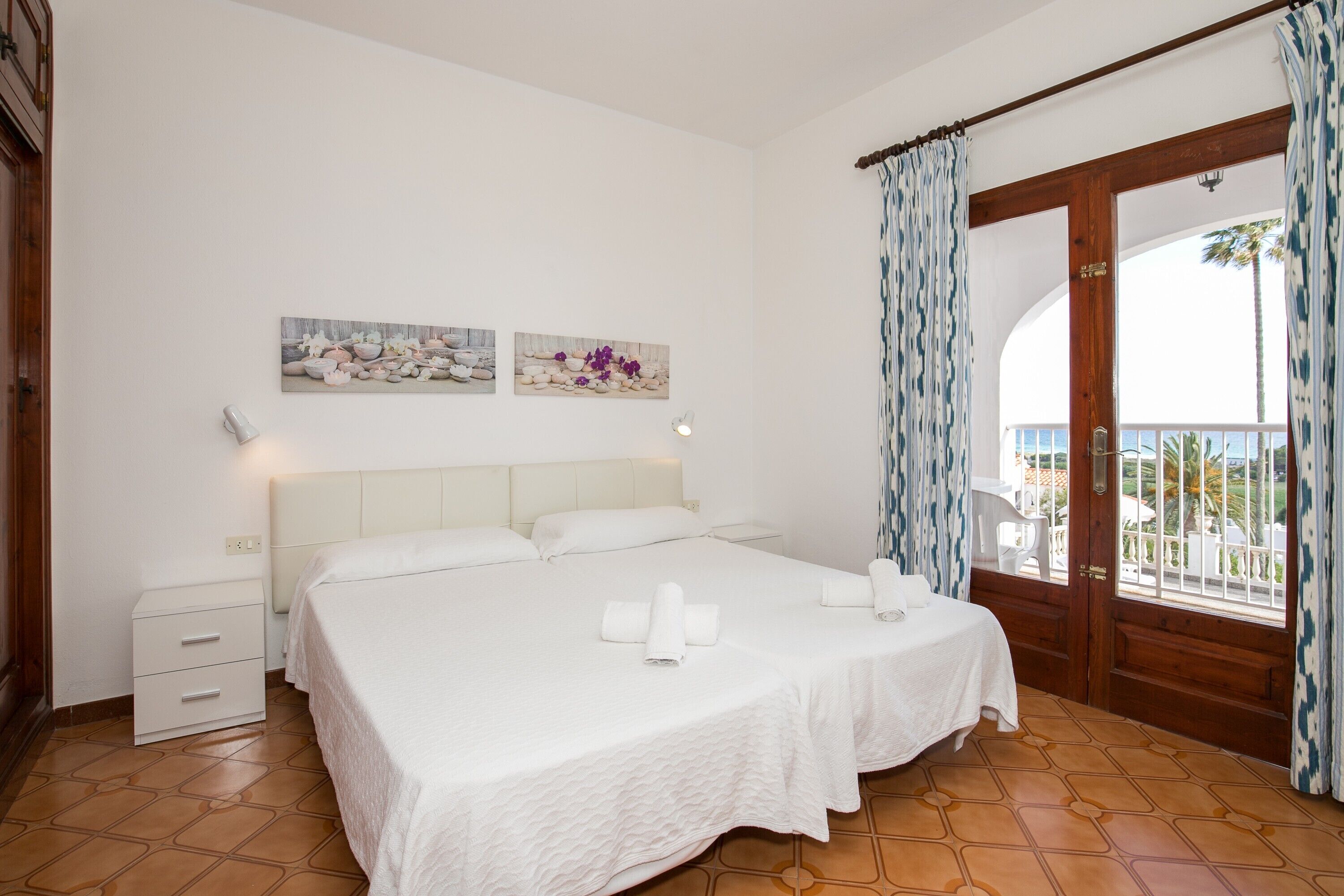 5 bedrooms, iron/ironing board, free WiFi, bed sheets