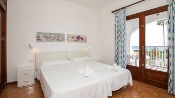 5 bedrooms, iron/ironing board, free WiFi, bed sheets