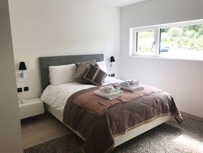 4 bedrooms, Egyptian cotton sheets, iron/ironing board, WiFi