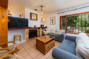 TV, DVD player, stereo