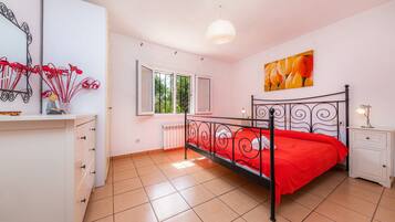 5 Schlafzimmer, Bügeleisen/Bügelbrett, kostenloses WLAN, Bettwäsche