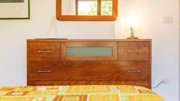 2 chambres, fer et planche Ă repasser, draps fournis