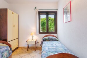 2 slaapkamers, een strijkplank/strijkijzer, beddengoed