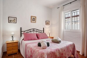 2 bedrooms, free WiFi, bed sheets